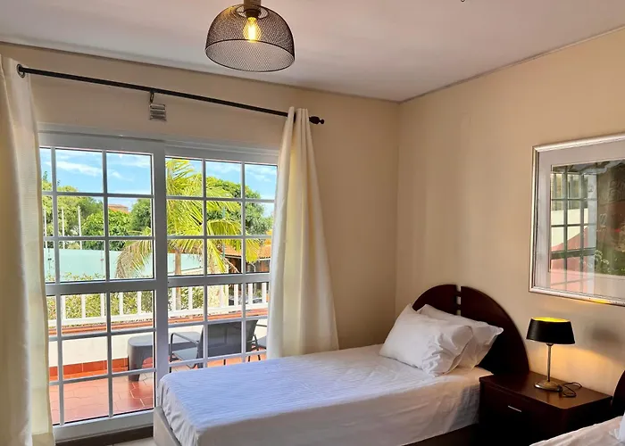 Falesia Gardens Feriehus Caniço