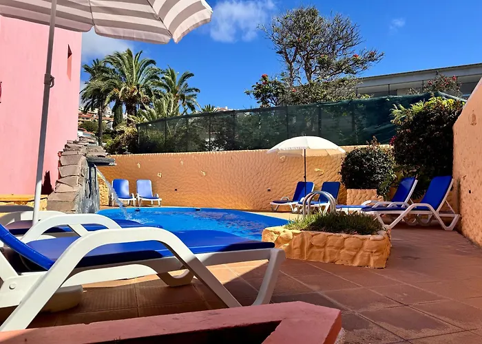 Falesia Gardens Feriehus Caniço