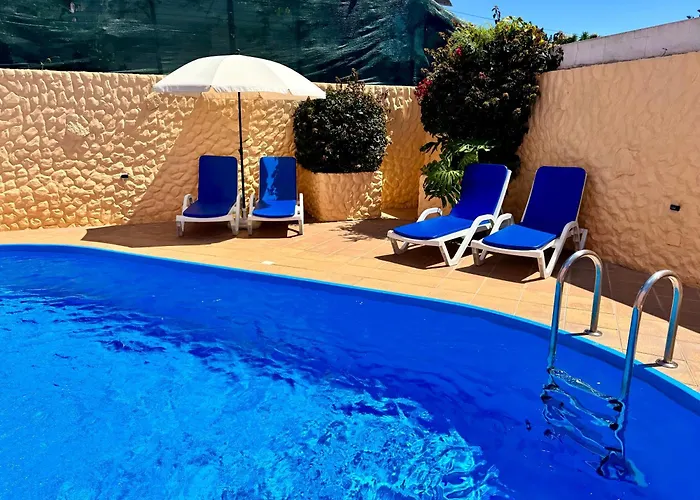 Falesia Gardens Vakantiehuis Caniço