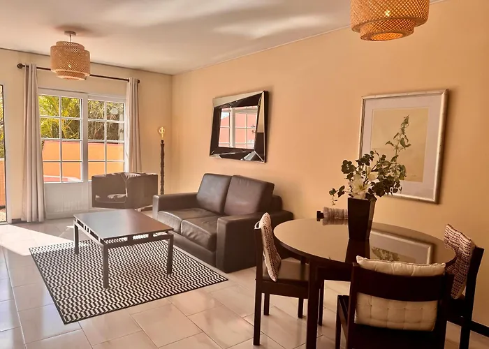 Falesia Gardens Vakantiehuis Caniço