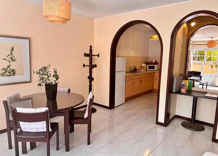 Falesia Gardens Vakantiehuis Caniço