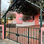 別荘 Falesia Gardens カニコ
