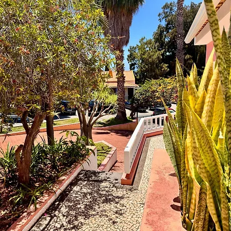 Falesia Gardens Ferienhaus *